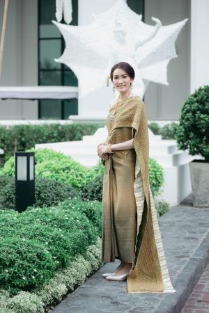 ชุดไทยเจ้าสาว ชุดไทยจักรพรรดิ์ เช่าที่แบมบี้ เวดดิ้ง ห้วยขวาง
